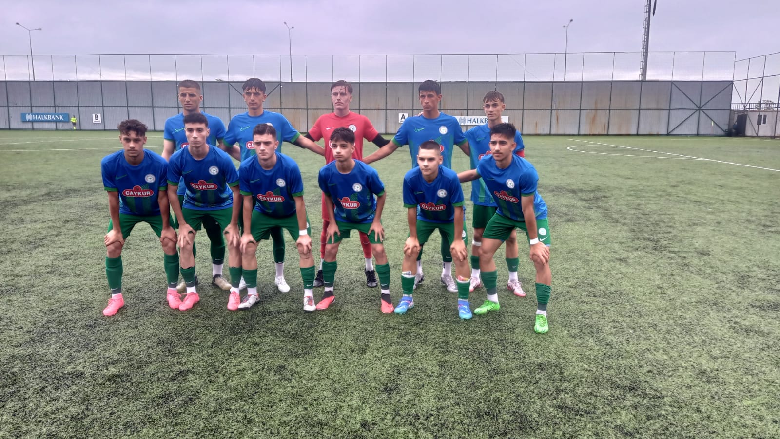 ÇAYKUR RİZESPOR U-17 EVİNDE GALİP GELDİ