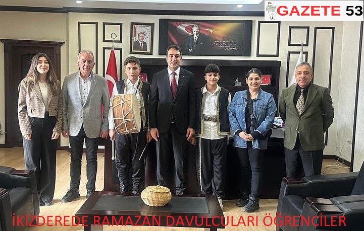 İKİZDEREDE RAMAZAN DAVULCULARI ÖĞRENCİLER